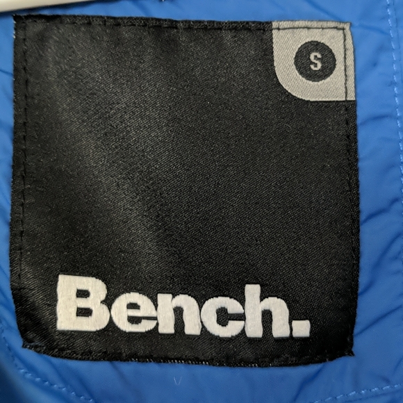 BENCH | Lightweight Windbreaker - Picture 6 of 7